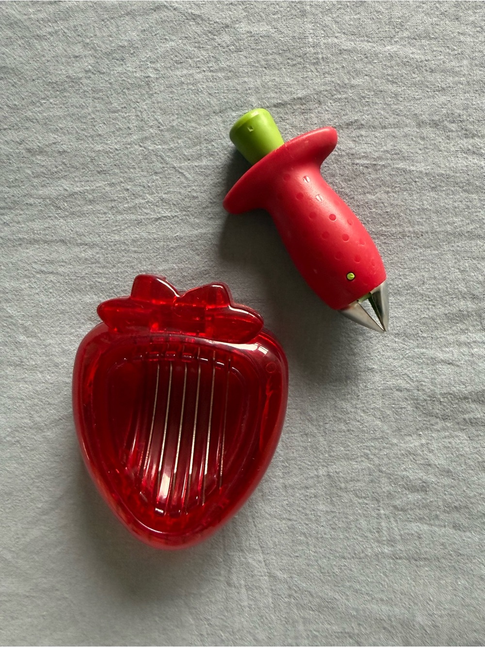 Strawberry Slicer & Huller Set – Red Kitchen Gadget – 2 Piece